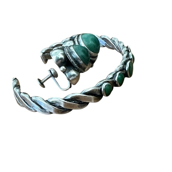 1940's Vintage Mexican Silver Earrings and Bracelet with Jade Cabochons - Picture 3 of 9